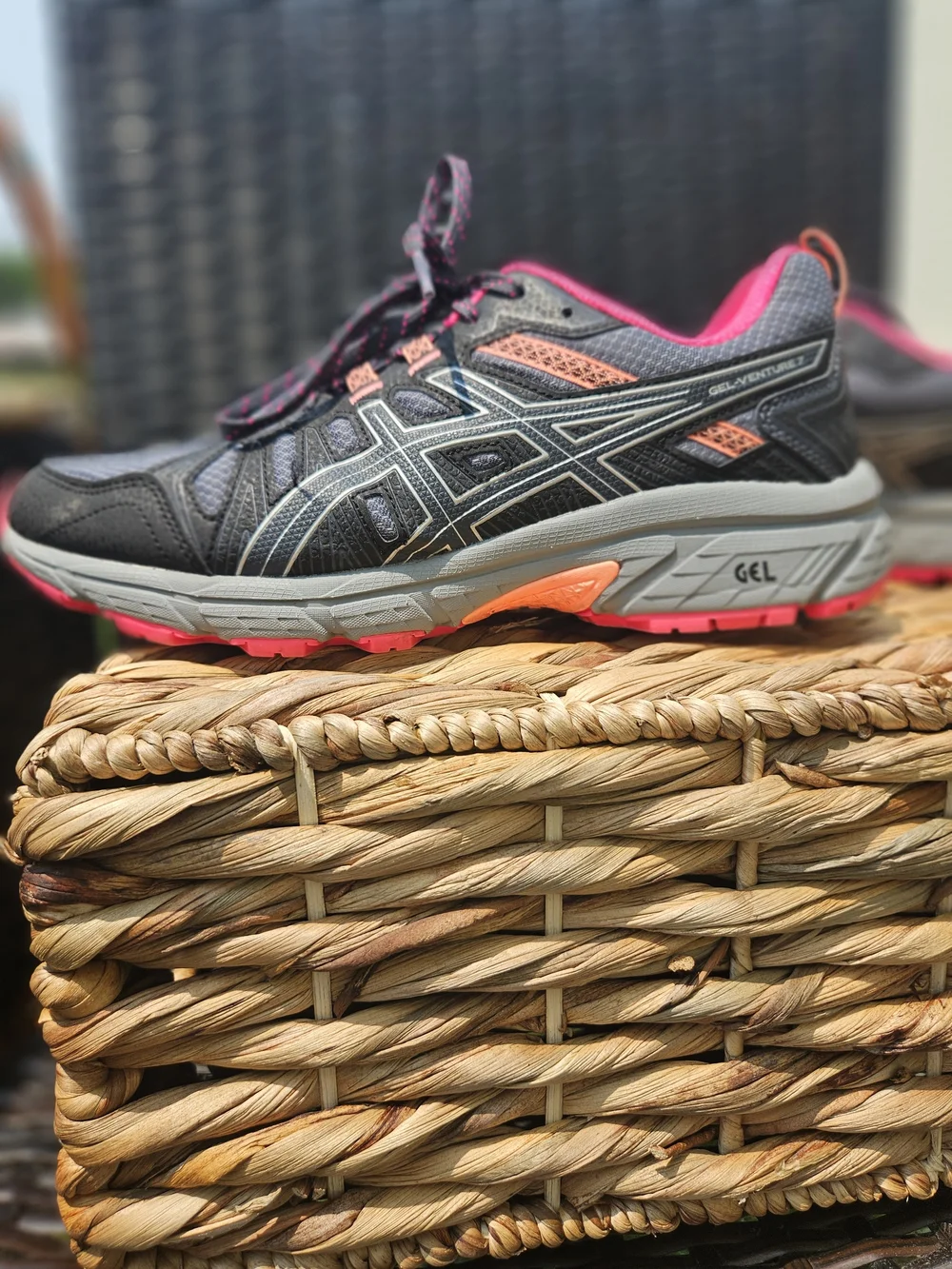 ASICS GEL Venture 7 Women Running Shoes - Gray with Pink Near New Tread